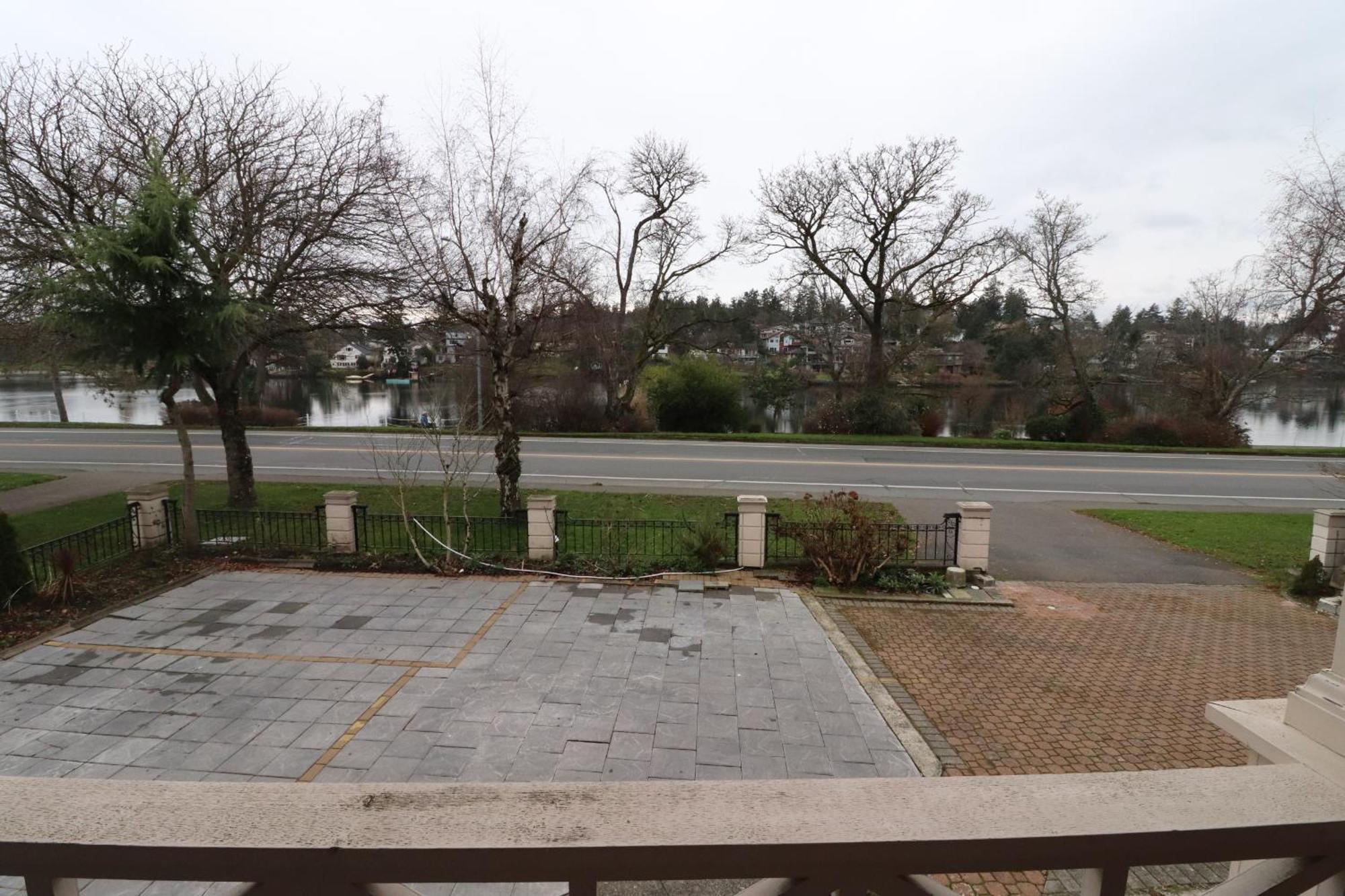 Lipton Place By Elegant Waterfront Esquimalt Eksteriør bilde
